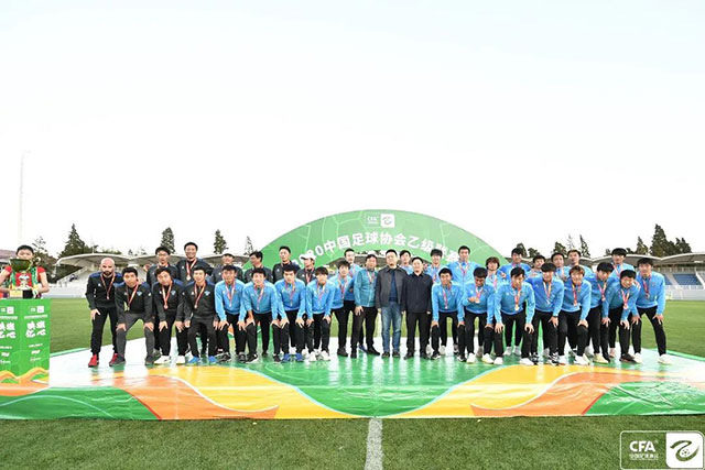 收获世界纪录与亚沙会金牌，16岁攀岩小将赵一程攀向新一程