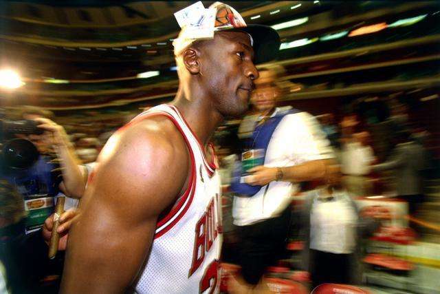 1年6260万！库里提前续约勇士 合同到期时39岁